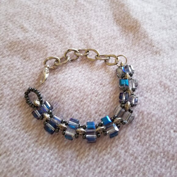 New handmade woven crystal bracelet with iridescent crystal cube beads - Picture 5 of 11